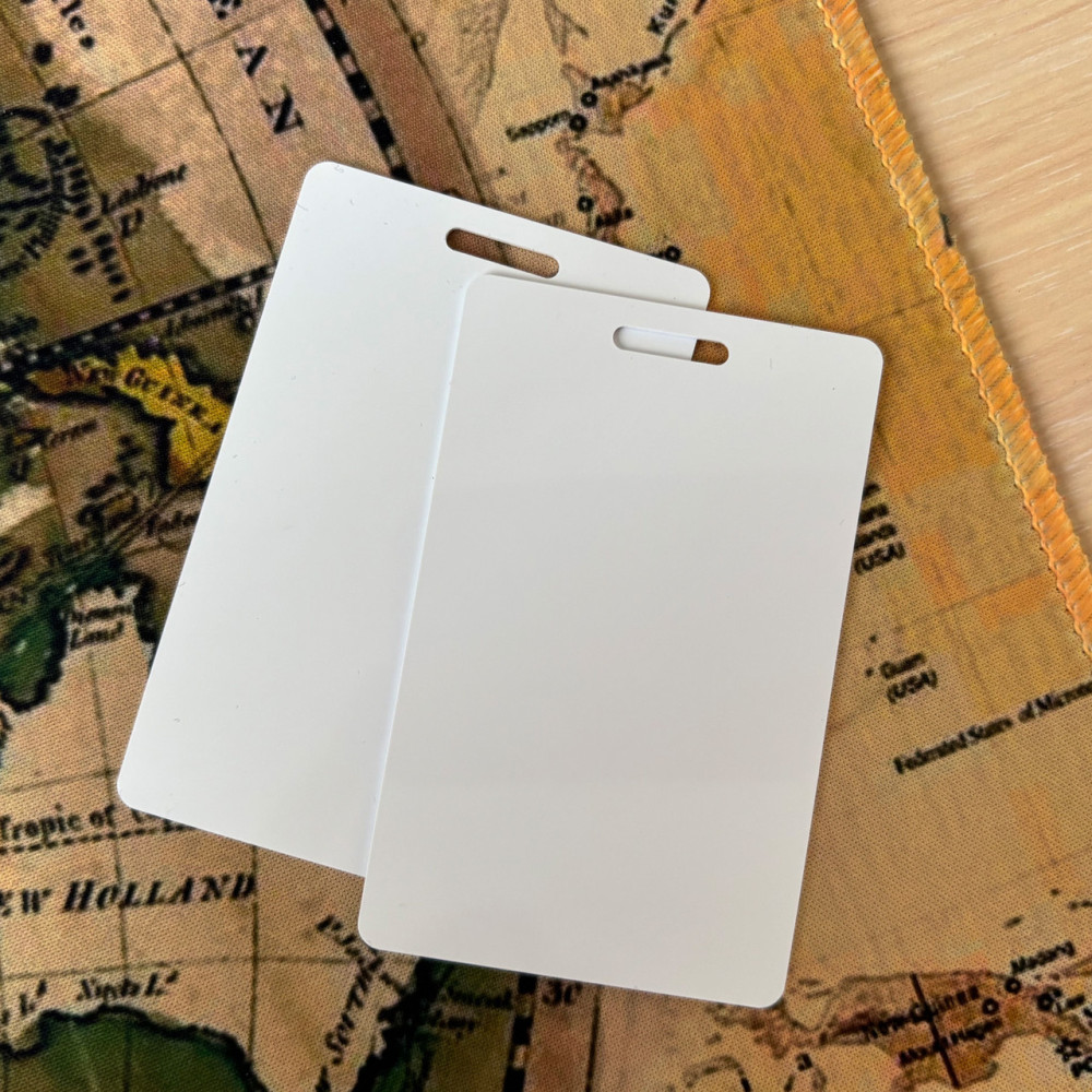 Карта MIFARE SEVEN R-73 H white тонкая